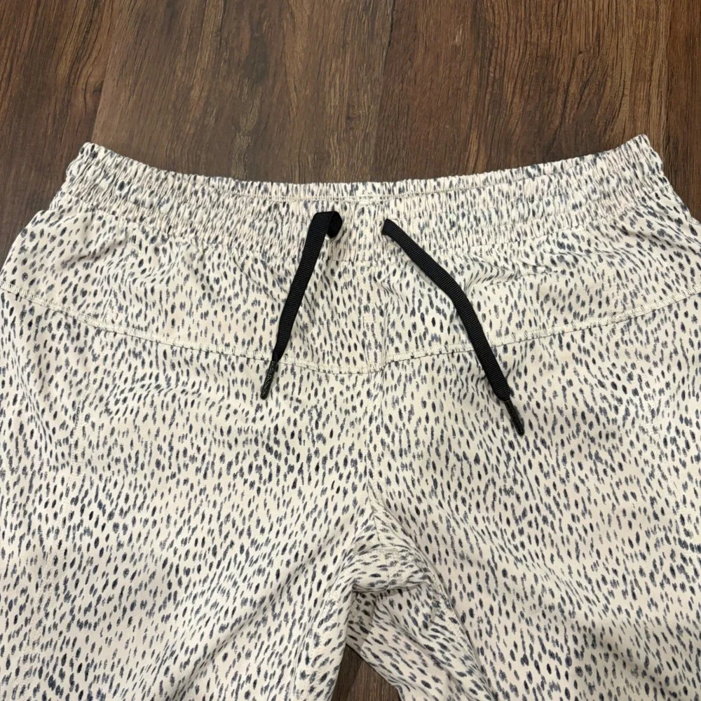 Lululemon Step Lively Crop Pants Dottie Dash Grain Black Drawstring Hem Size 6